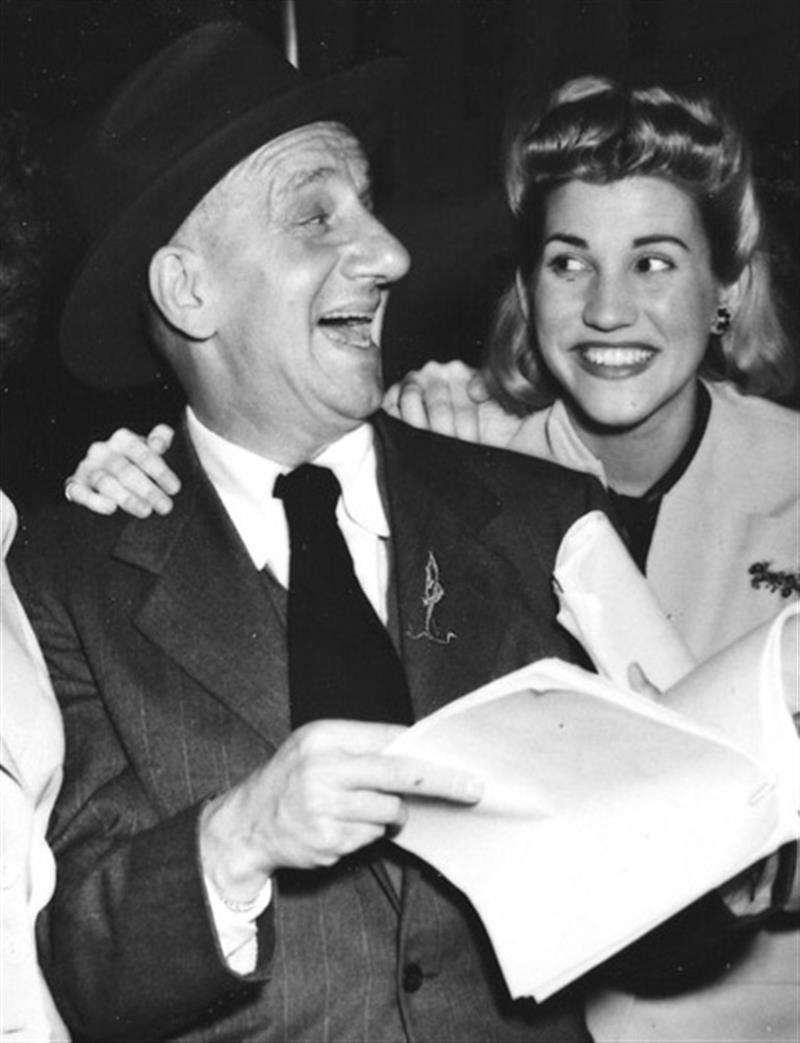 Jimmy Durante - Folks Call Me The Mole