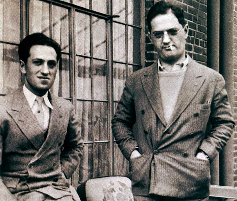 Gershwin, George 5 - George & Ira on balcony