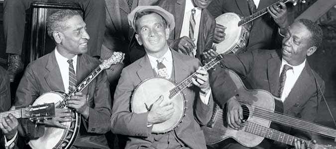 Al Jolson with banjoists